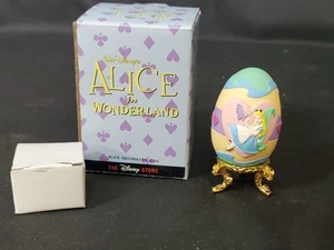 Disney Alice im Wunderland "Alice" Deko Ei mit Goldständer - Bild 1 von 7