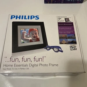 Philips Home Essentials Digital LCD Photo Frame 7 Inch Black Frame - Picture 1 of 7