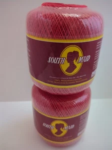 2 Pezzi Filo Uncinetto South Maid Cotone Taglia 10 Colore 491 Rosso Natale 350 Iarde - Foto 1 di 2