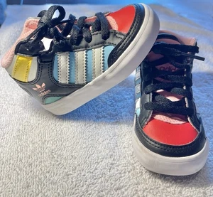 Scarpe Adidas Ortholite Hard Court Hi Sneaker bambino 5K rosa rosso color block usate in ottime condizioni - Foto 1 di 12