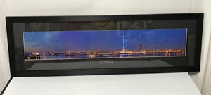 Portsmouth "The World Famous Waterfront" Panorama bei Nacht - Bild 1 von 7