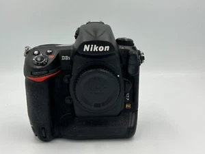 D3s NIKON body with charger and batteries (2) with 13,122. shutter actuations - Picture 1 of 4