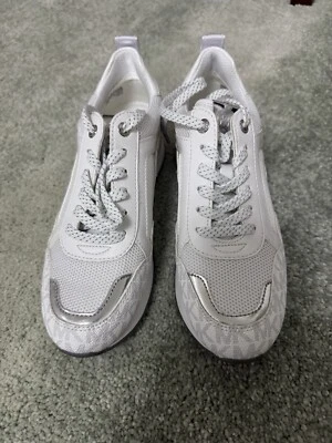 🤩Michael Kors Sz 6.5 Women Casual Shoes Wilma Trainer White Comfy sneakers New - Image 1 of 4