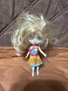 Littlest Pet Shop BLYTHE Puppe blonde Haare LPS Hasbro 2010 Pinwheels & Daisies - Bild 1 von 3