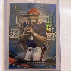 2022-23 Bowman's Best University - Graham Mertz #61 Blue Refractor #/150 (RC) - Picture 1 of 3
