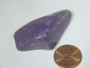 Butw AAA Rusa Charoit Forma Libre Pulida Peice Probe Lapidarium Gem 7340B - Imagen 1 de 1
