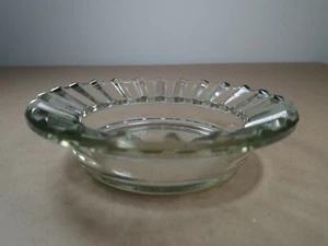 Cenicero de recuerdo vintage redondo de vidrio transparente para publicidad de habitación de hotel Ramada Inn - Imagen 1 de 4