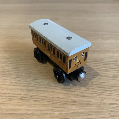 CLARABEL ~ THOMAS EL MOTOR DEL TANQUE ~ Thomas & Friends ~ Tren de madera Foto 1 de 3