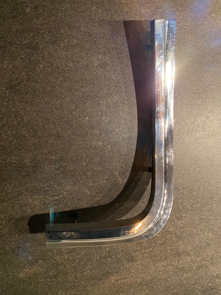 Moldura de panel de luz trasera Oldsmobile Starfire 1964 4407525 64 Olds NOS Foto 1 de 4