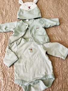 Cappello giacca bambino Gap e maglietta pezzo unico taglia neonato e a 0-3 mos. Vintage  - Foto 1 di 10