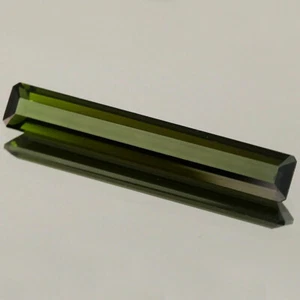 Video_5.57cts_Nigeria_Natural Tourmaline_VS_Vivid Deep Green_Emerald Cut_GM947 - Picture 1 of 2
