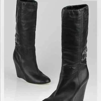 Chanel Cuero CC Cristal Embellecido Negro Tacón de Cuña Botas de Becerro Talla 38 Foto 1 de 4