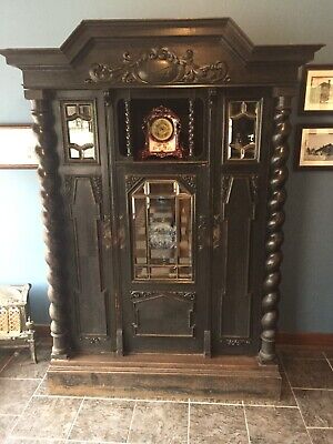 Beautiful 19th Century Hand-carved Armoire • 1000£