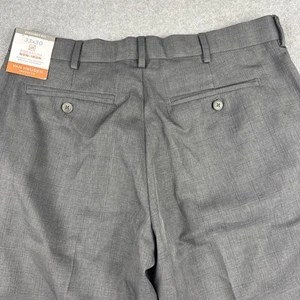 Van Heusen Pants Mens 33x30 Gray Traveler Straight Chino Stretch Slacks NWT - Picture 1 of 10