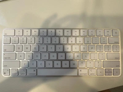 Teclado mágico inalámbrico Apple 2 || A1644 EMC 2815 || MLA22LL/A Foto 1 de 2