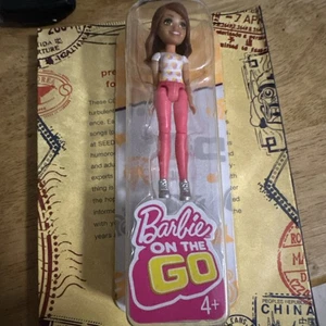 Mattel Barbie on the Go 4" Mini Brunette Polka Dots Wackelkopf Puppe - Neu - Bild 1 von 4