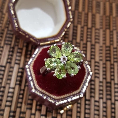 925 Sterling Silver Ring, Genuine Peridot Floral Ring, Size K.5 US 5.5  - Image 1 of 4