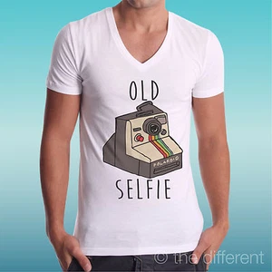 T-SHIRT UOMO a V  " OLD SELFIE POLAROID " IDEA REGALO ROAD TO HAPPINESS - Imagen 1 de 1