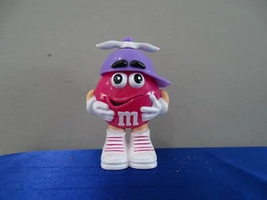 M&M's Minis Ostern Figuren - weinrot mit lila Hasenohr Spinner Hut I3 - Bild 1 von 3