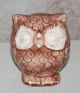 Estatuilla de búho vintage de cerámica esmaltada marrón 5"" de altura linda - Imagen 1 de 6