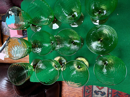 VINTAGE 5 1 2" HIGH GREEN WITH AMBER BASE SET OF 12 STEMWARE WATER GLASSES