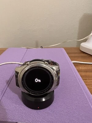 Samsung Galaxy Gear S3 Clásico 46 mm Acero Inoxidable Estuche Plateado y Negro... Foto 1 de 4