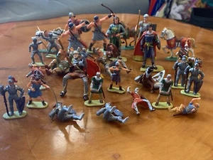 Elastolin Germany Lot of 31 Figures Medieval Crusades Knights Horse Various size - Picture 1 of 9