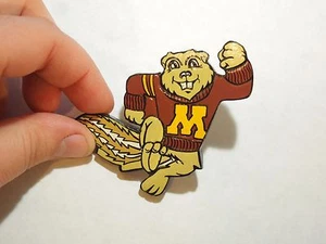 Vintage Hand Carved Painted Minnesota Golden Gophers Go Go Wooden Pin - Picture 1 of 3