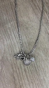 Collanina con ciondoli color argento, catenina color argento   - Foto 1 di 1