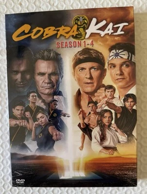 Cobra Kai: Season Four (DVD) 4 discs , new and sealed Foto 1 de 4