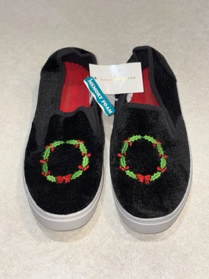 ISAAC MIZRAHI Women’s Shoes Black Christmas Holiday Wreath Size 6.5 NWT - Image 1 of 4