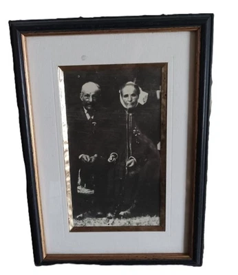Ancien cadre en bois avec photo d'un couple de Bretons collection vintage - Photo 1/3