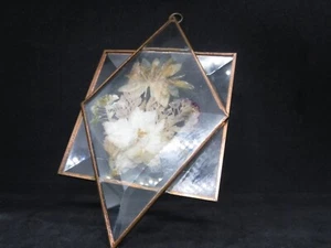 VINTAGE Dried Pressed Flowers, Diamond Glass Framed Sun Catcher, D.A GLASSCO INC - Picture 1 of 13