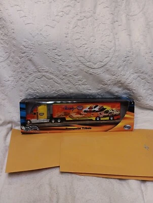NASCAR Racing Hot Wheels Darrell Waltrip 2001 Transporter Tribute 1:64 Diecast Foto 1 de 4
