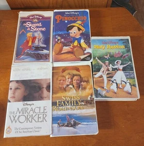 Sword in the Stone Pinocchio  Miracle Worker Swiss Family Mary Poppins VHS LOT - Picture 1 of 3