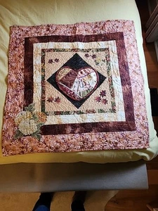 Handgefertigte Schoßdecke Wandbehang Herz Blätter Blumen 31" x 31" - Bild 1 von 10