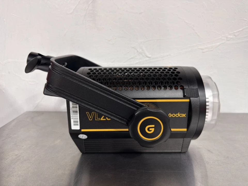 Godox VL300 300W LED Video Light – Bowens Mount Continuous Studio Lighting - Image 1 of 4