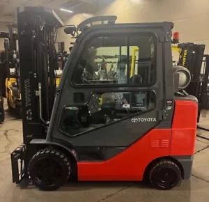 2020 Toyota 8FGCU30 6000 LB 3 Stage Mast LPG with Heated Cab Forklift 967 Hours - Picture 1 of 15