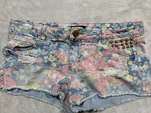 Fire Los Angeles Womens Shorts Sz 9 Flower Print Cut Off Embelished With Studs - Picture 1 of 11