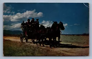 AK Vintage alte Postkutsche des Westens Cowboys Pferde - Bild 1 von 2