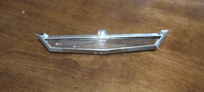 Bisel e inserto emblema pilar lateral techo para Ford Fairlane 1964 y Galaxie 1963 Foto 1 de 4