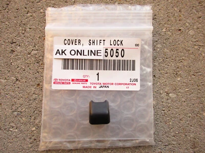 FITS: 95 - 04 TOYOTA TACOMA A/T SHIFTER LOCK RELEASE BUTTON COVER OEM OEM NEW Foto 1 de 4