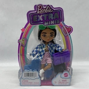 🔥✅ Barbie Extra Minis 5.5" Muñeca de Moda con Traje Azul/Rosa y Boombox Púrpura - Imagen 1 de 2