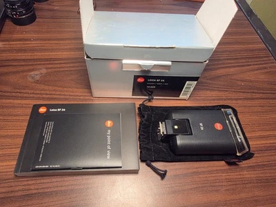 Leica SF 26 TTL Flash Unit Black 14622 with original box + papers - Image 1 of 3
