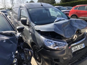 Alternatore RENAULT EXPRESS VAN 231009392R - Foto 1 di 9