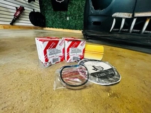 (2) Genuine Lexus IS250,IS350,GS300,GS350,GX460 Oil Filter 04152-YZZA3 w gasket - Picture 1 of 3