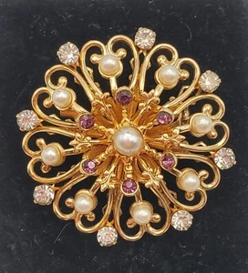 Vintage Layered Flower Brooch Purple Rhinestones Faux Pearls Gold Filigree - Picture 1 of 11