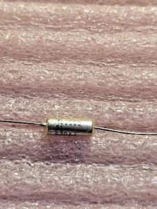 M39003/01-6204J KEMET TANTILUM CAP  2.2uF 50V 10% ( 1 PC) - Picture 1 of 2