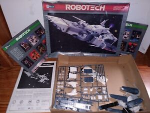 1985 Revell ROBOTECH Space Fortress SDF-I Model Kit - Unassembled Painted Parts 