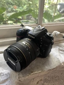 Nikon D7200 DSLR + AF-S Nikkor 18-105mm 1:3.5-5.6 G ED Lens + SB600 Speedlight - Picture 1 of 24